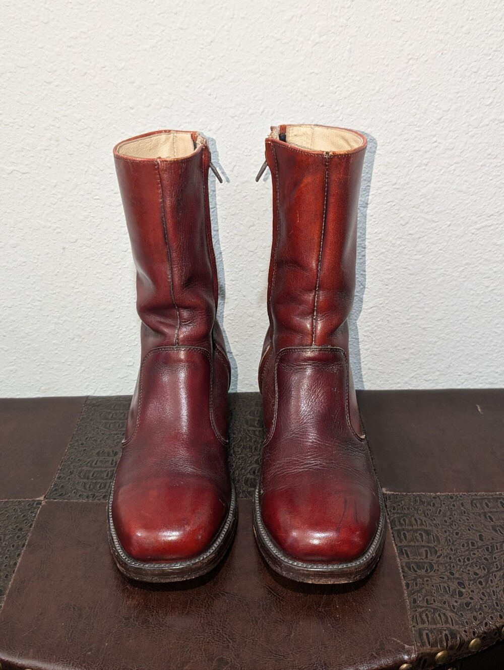VINTAGE 70's Campus Red Leather Square Toe Zip-Up Ankle Boots - Made in USA - Picture 16 of 16